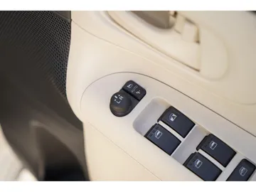 ダイハツ ムーヴキャンバス Ｇ ＳＡＩＩＩ：オートリトラクタブルドアミラースイッチ装備