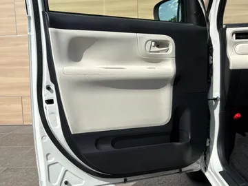 ダイハツ ムーヴキャンバス Ｇ ＳＡＩＩＩ：オゾン発生器を使用し展示車全車、オゾン消臭・抗菌・室内クリーニングしておりますので清潔、快適にお乗り頂けます
