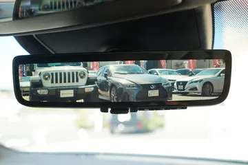 トヨタ クラウン Ｚ：デジタルインナーミラー装備