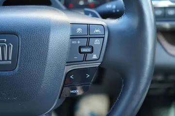 トヨタ クラウン Ｚ：レーダークルーズコントロール装備