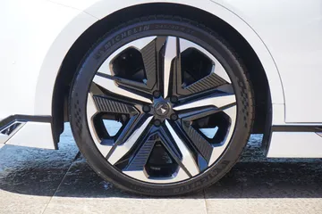 トヨタ クラウン Ｚ：ＡＩＳ査定資格を取得した自社スタッフと、第三者機関の日本自動車査定協会のプロの鑑定士によって車の状態をダブルチェックしております